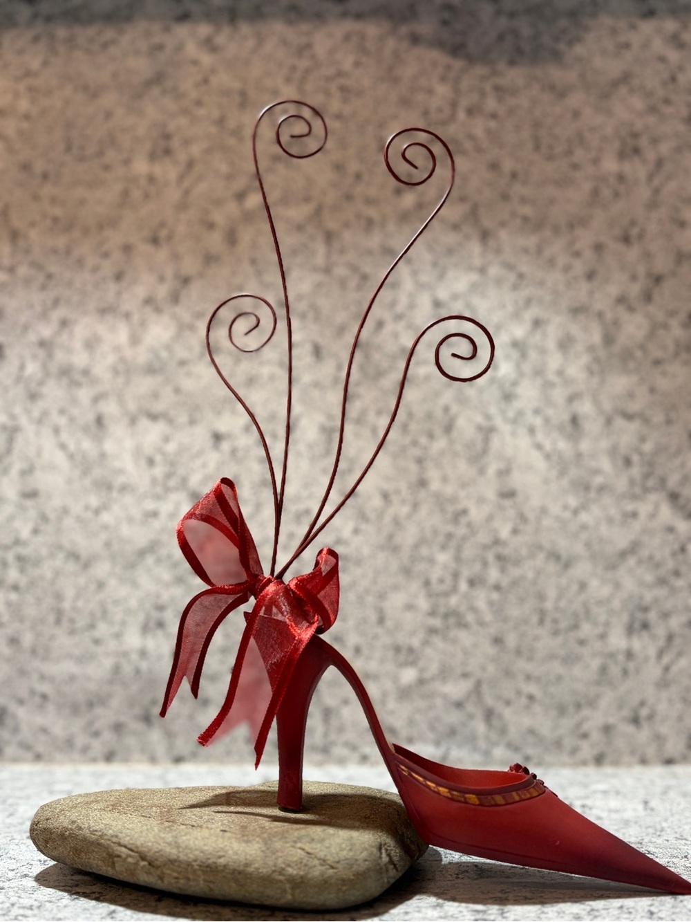 Decorative Red High Heel Shoe Figurine with Wire Photo/Card Holder.